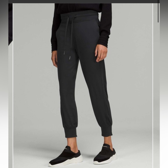lululemon athletica Pants - Lululemon Ready to Rulu High-Rise Jogger *7/8 Length
Black Size 10